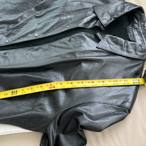 Black leather shirt. - Picture 10 of 12